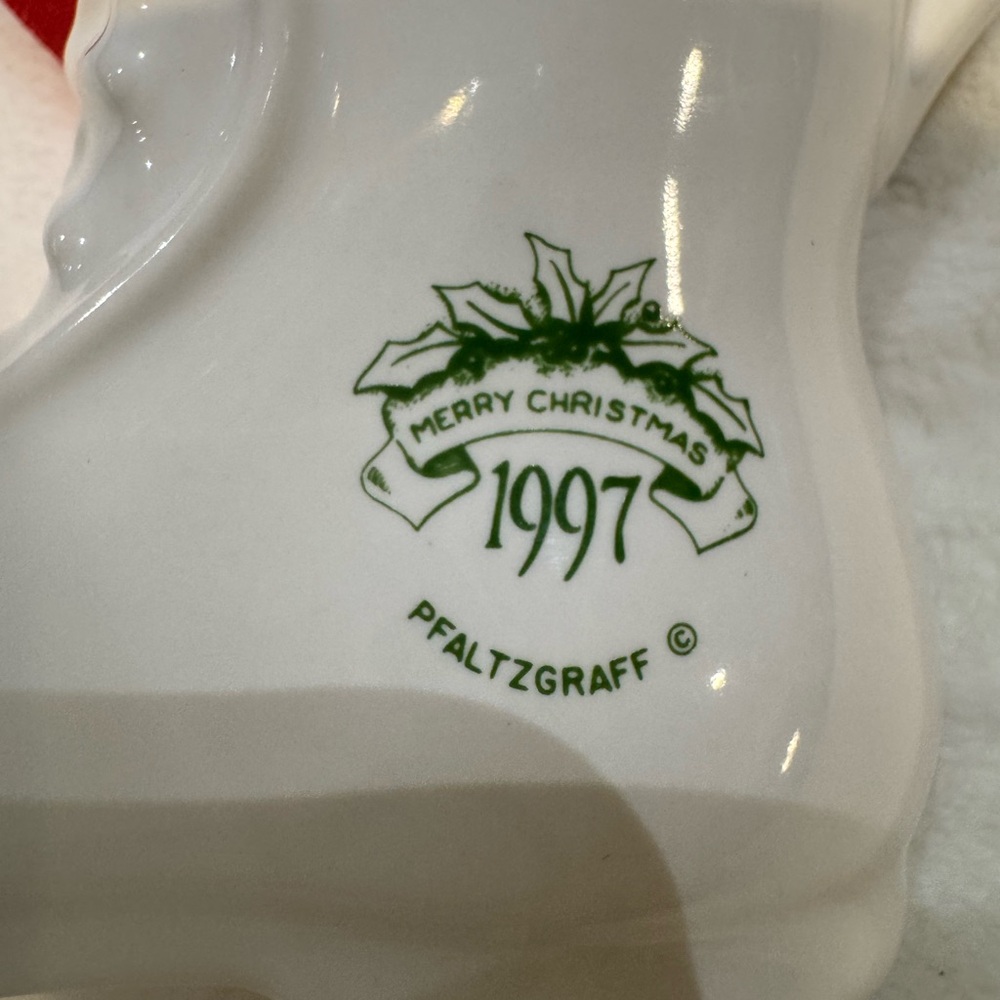 Pfaltzgraff Winterberry Christmas 1997 Cat/Stocking Bell with Original Box - Picture 5 of 11